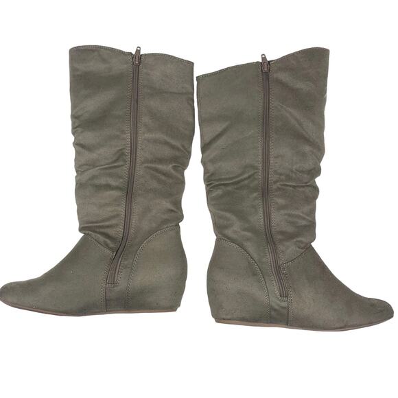 Francesca's Trend Report Taupe Suede Boots Cozycore Size 9 - Picture 4 of 8